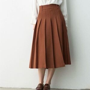 Elegant Brown Pleated Skirt